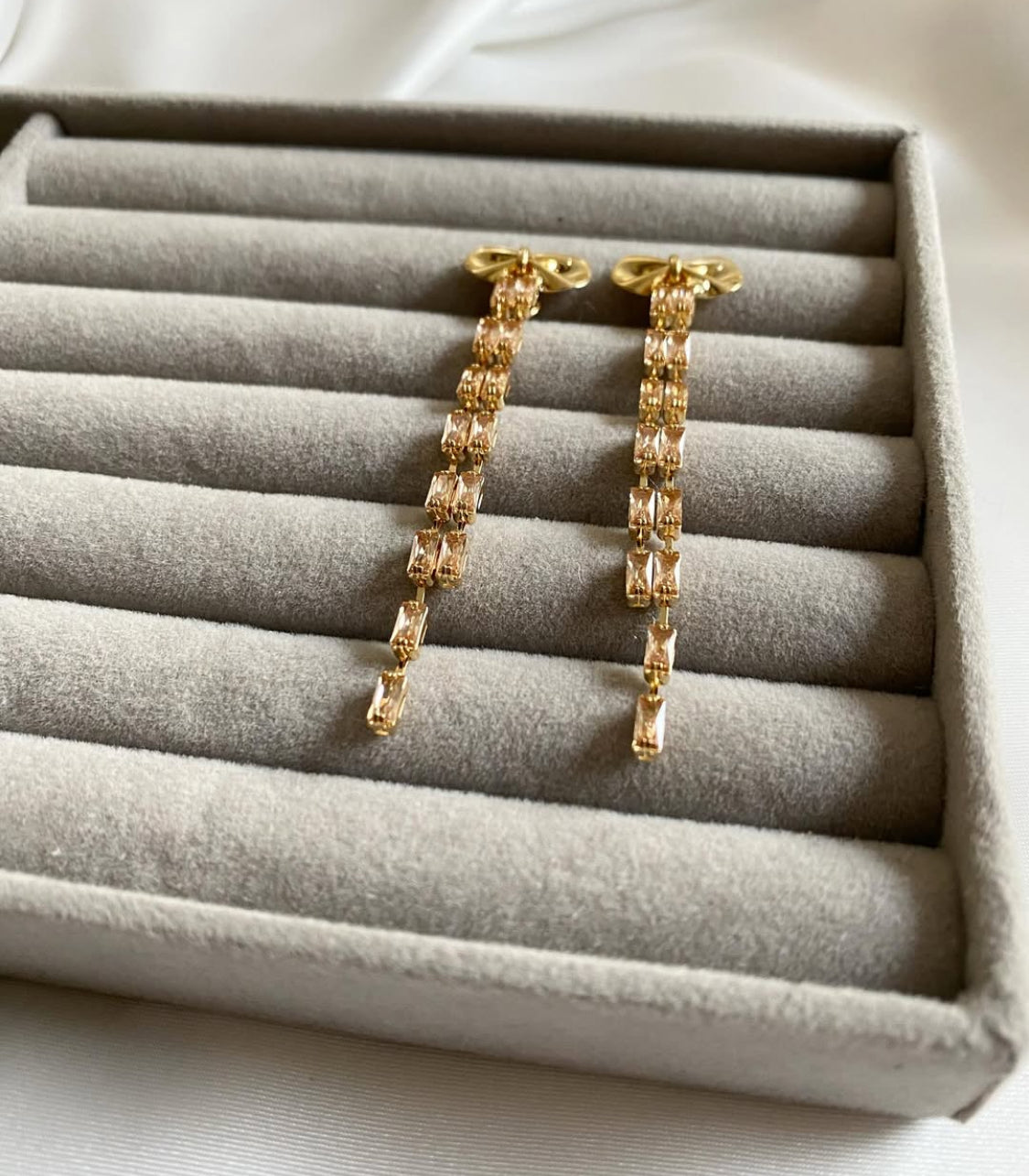 Minimal Drop Earring