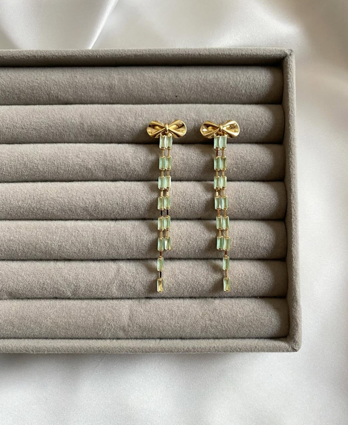 Minimal Drop Earring