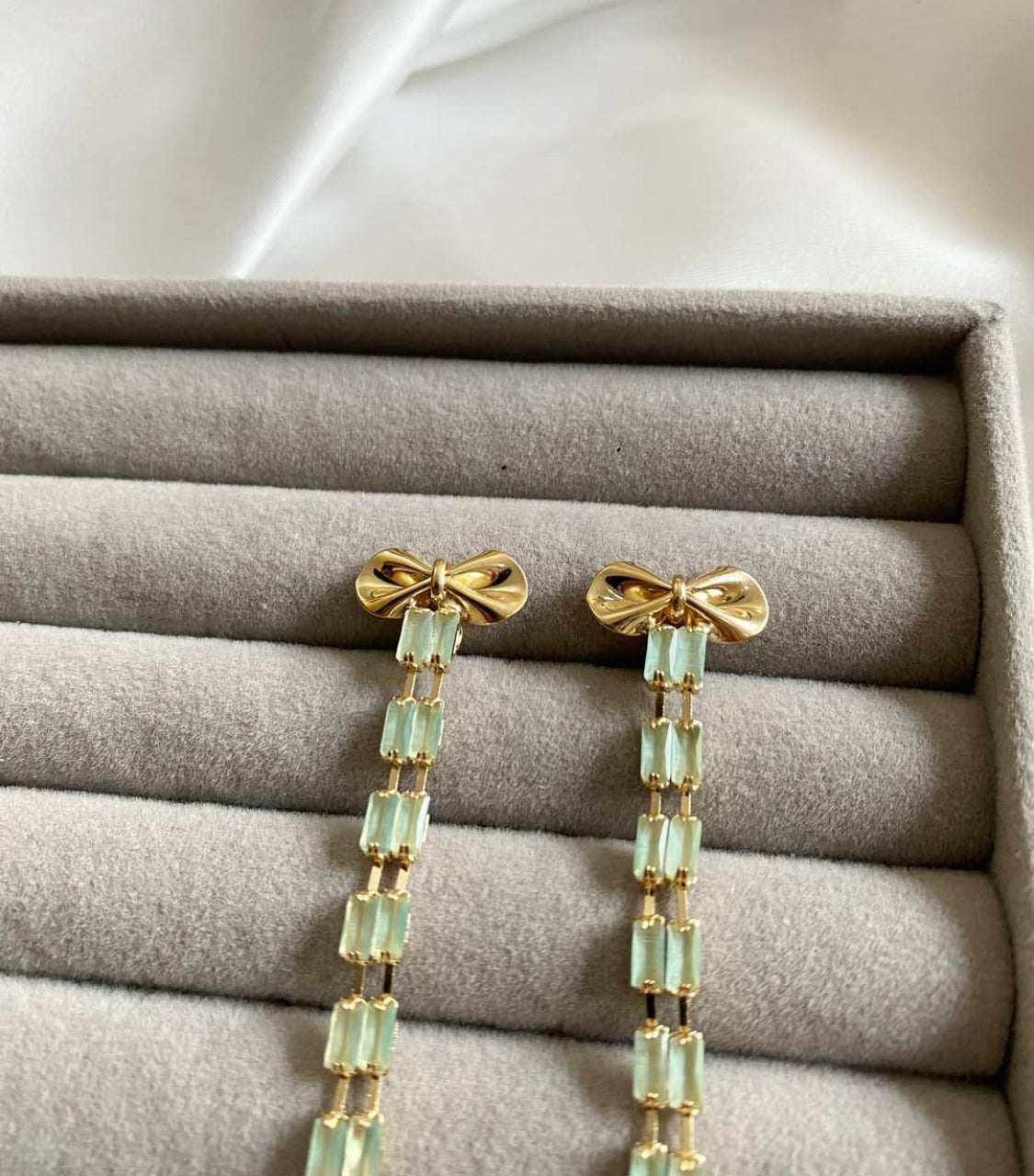Minimal Drop Earring