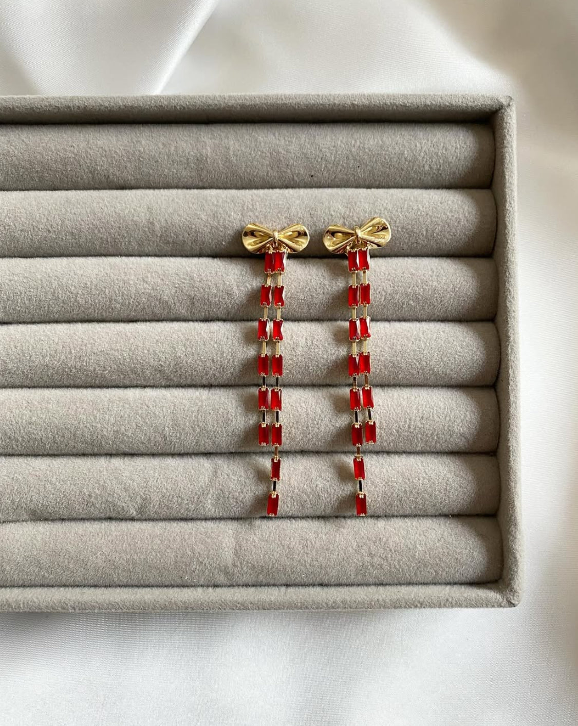 Minimal Drop Earring