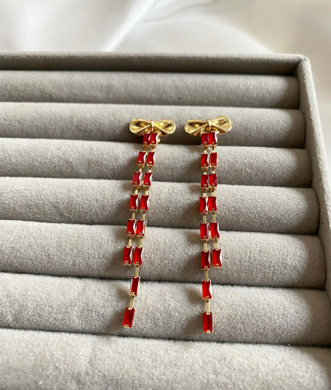 Minimal Drop Earring