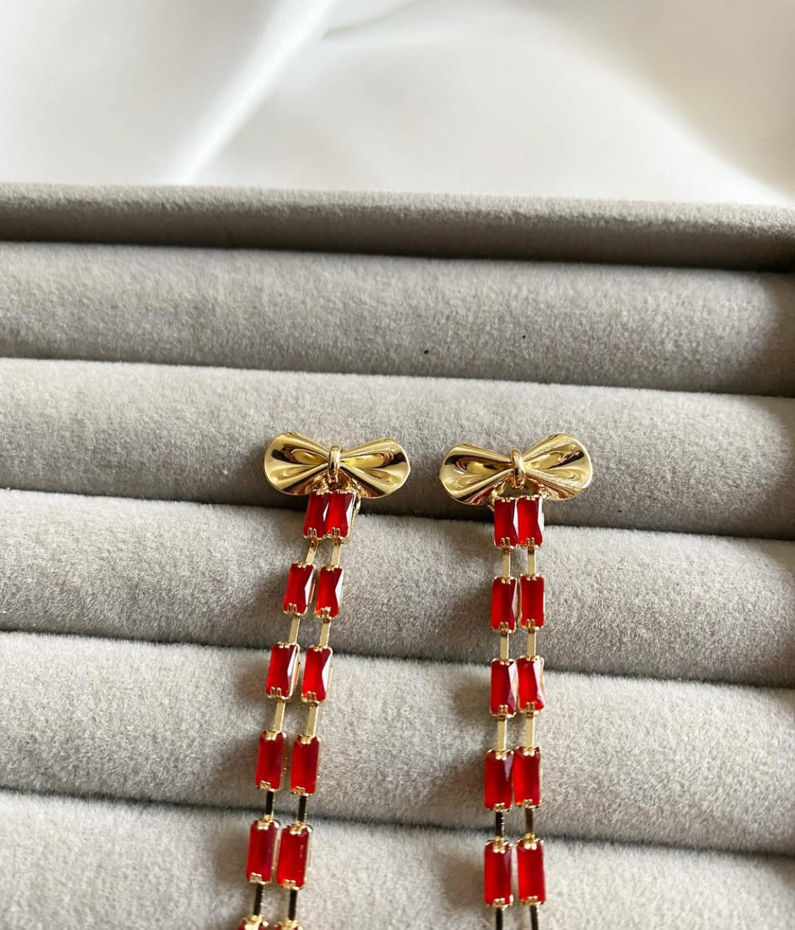 Minimal Drop Earring