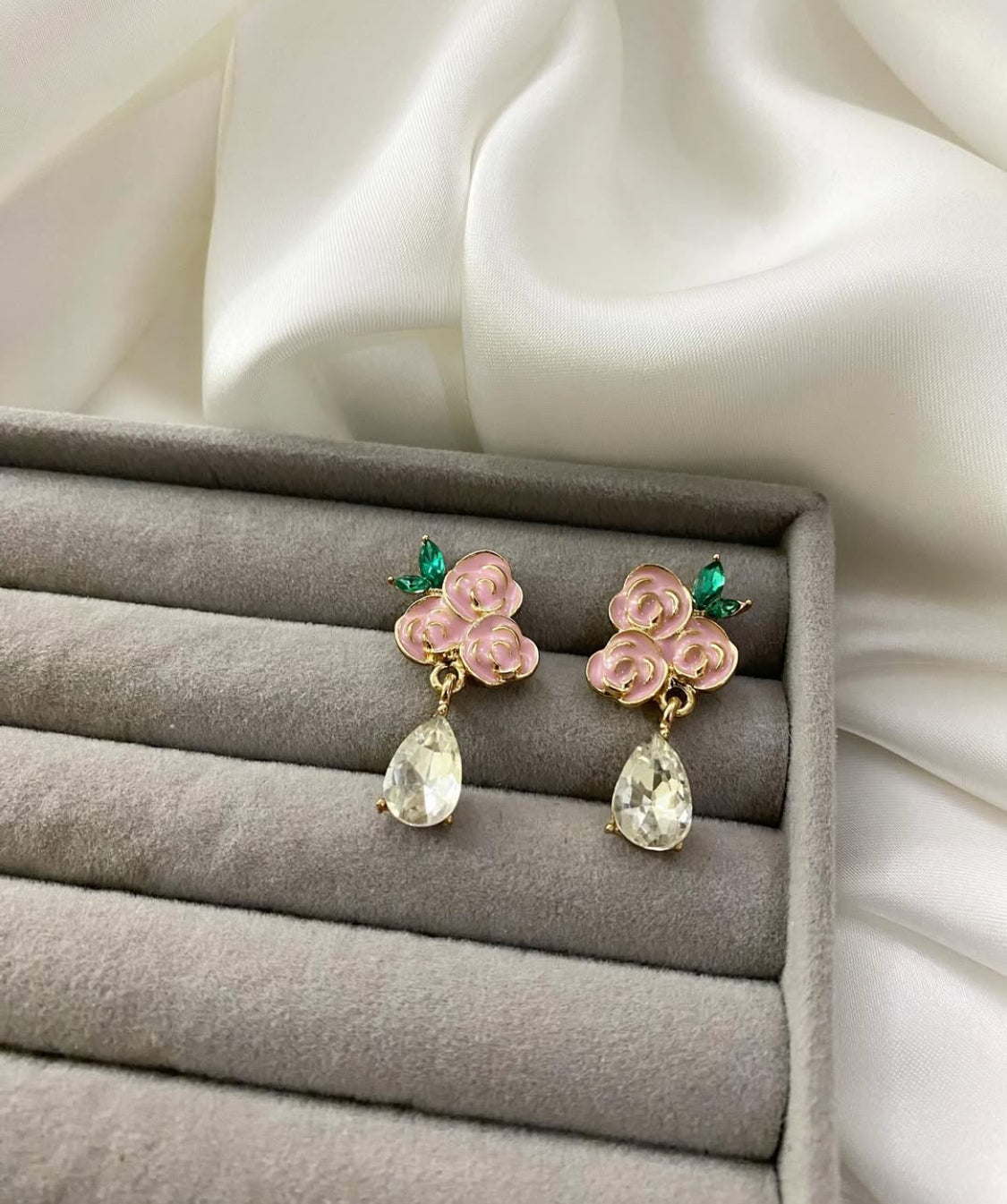 Minimal floral studs