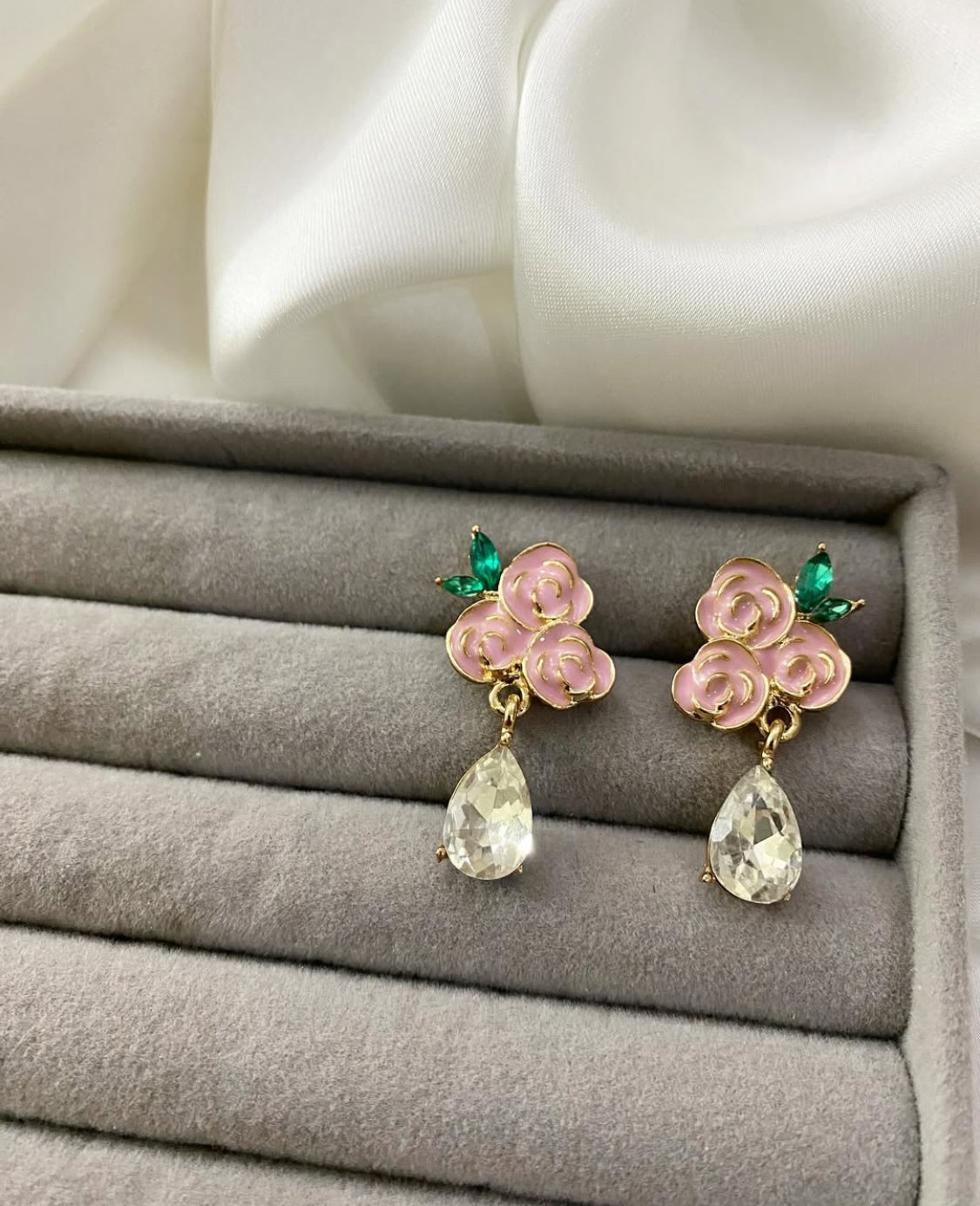 Minimal floral studs