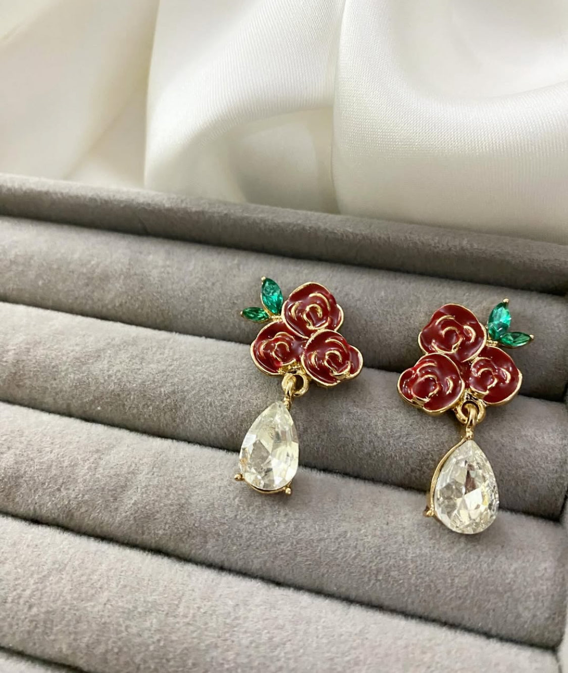 Minimal floral studs