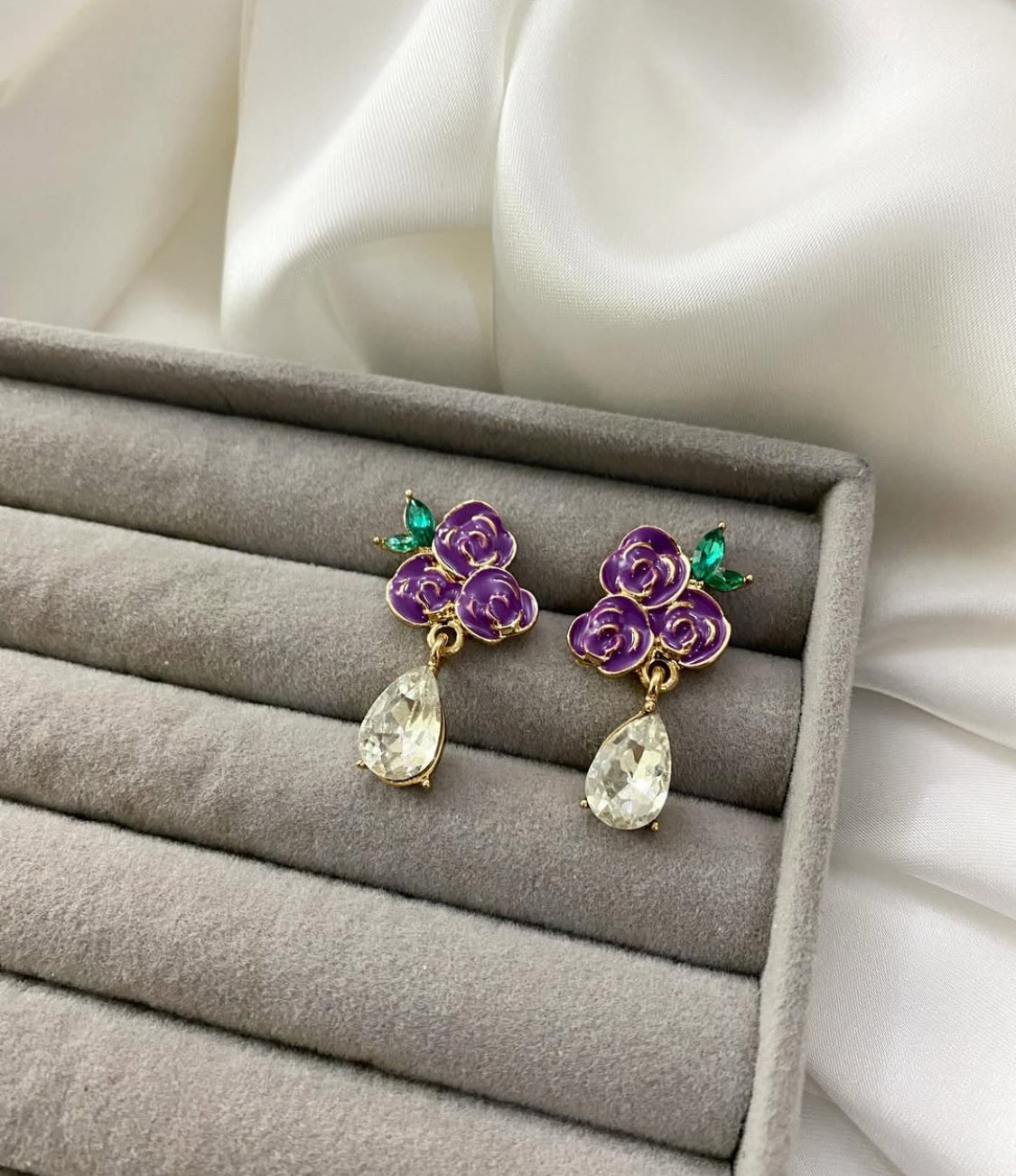Minimal floral studs