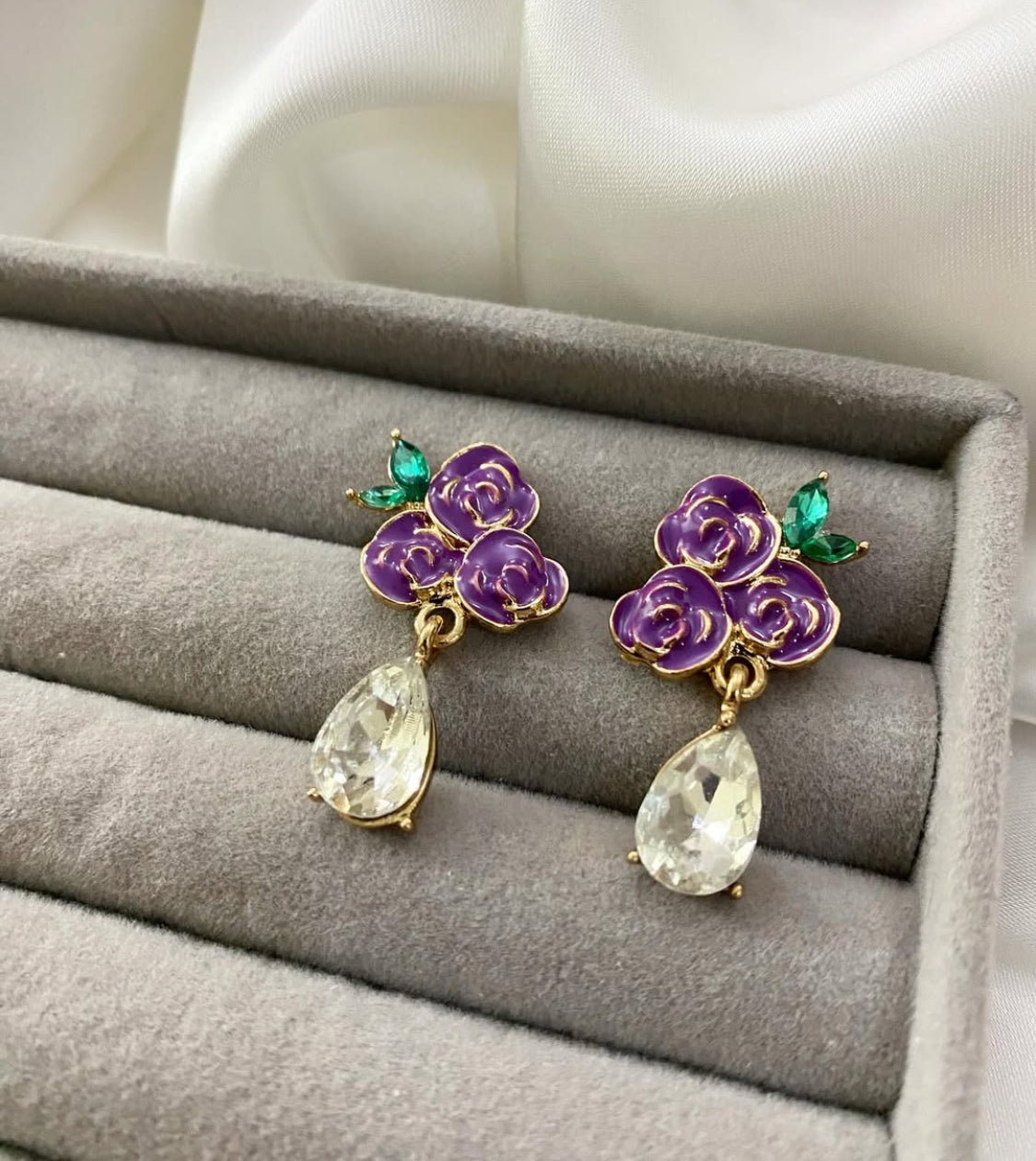 Minimal floral studs