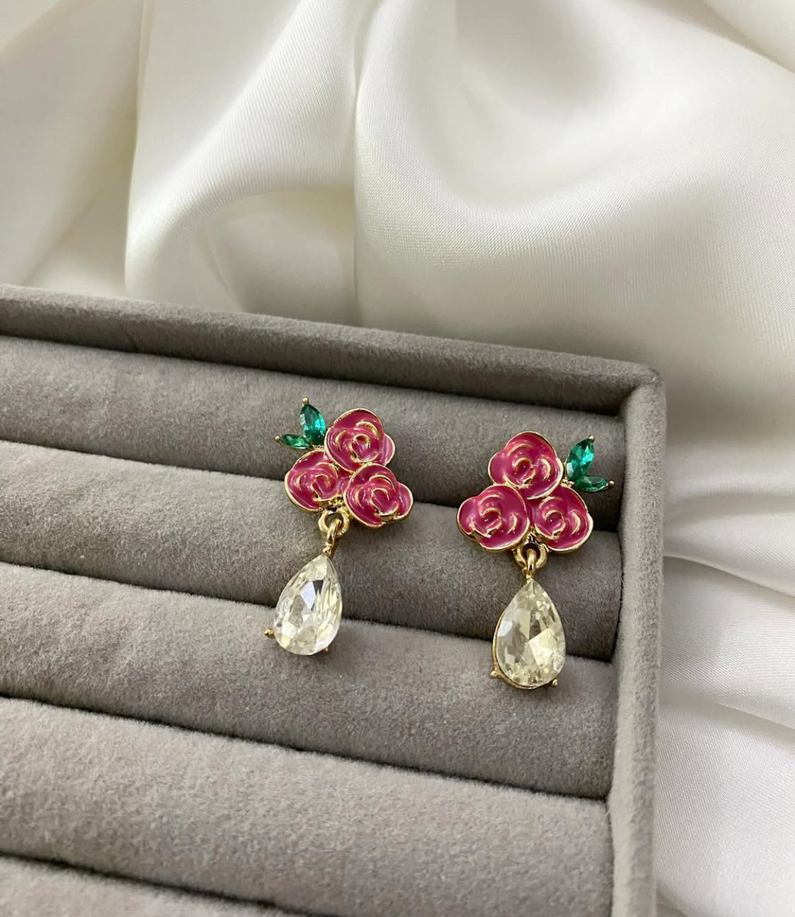 Minimal floral studs