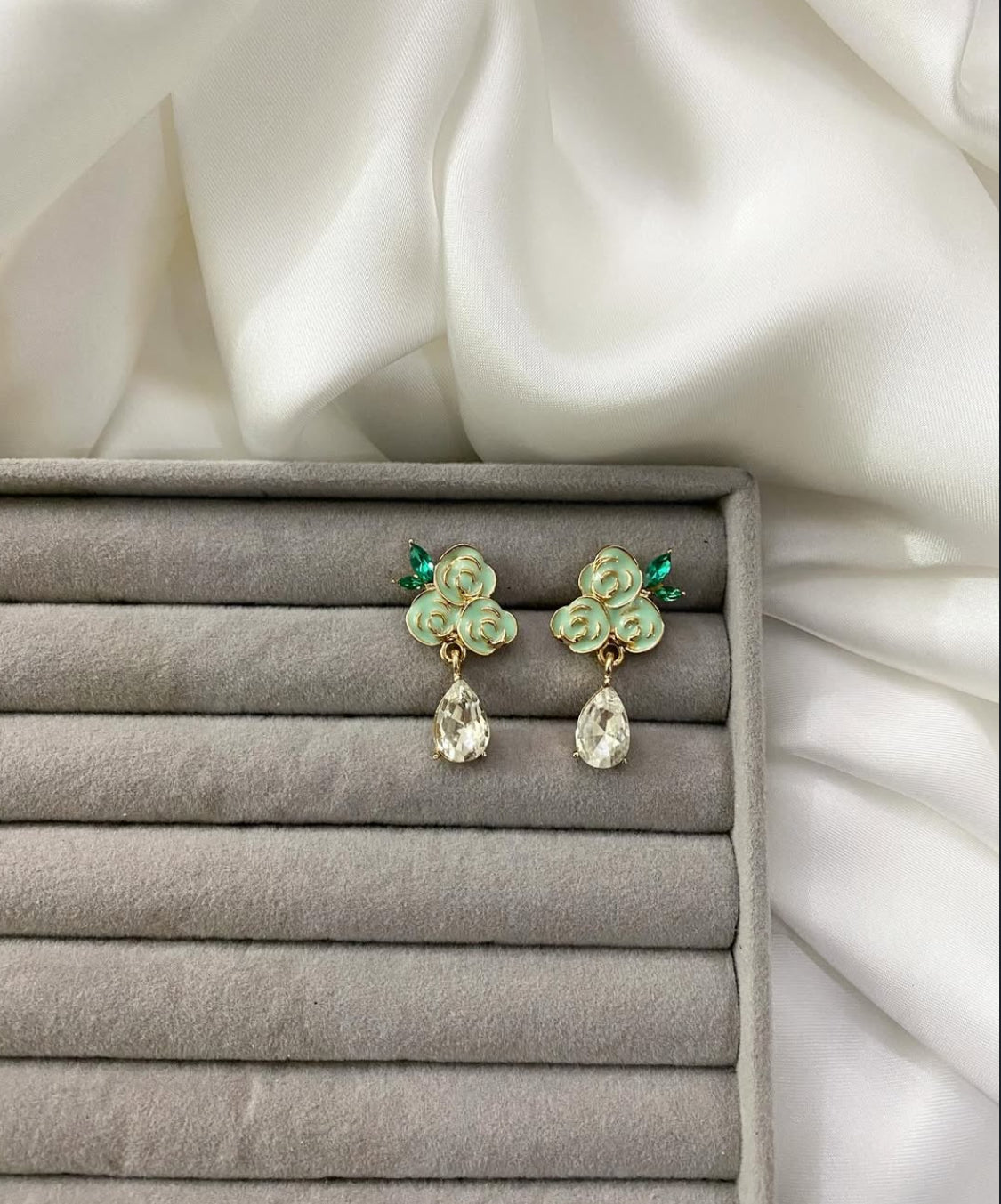 Minimal floral studs
