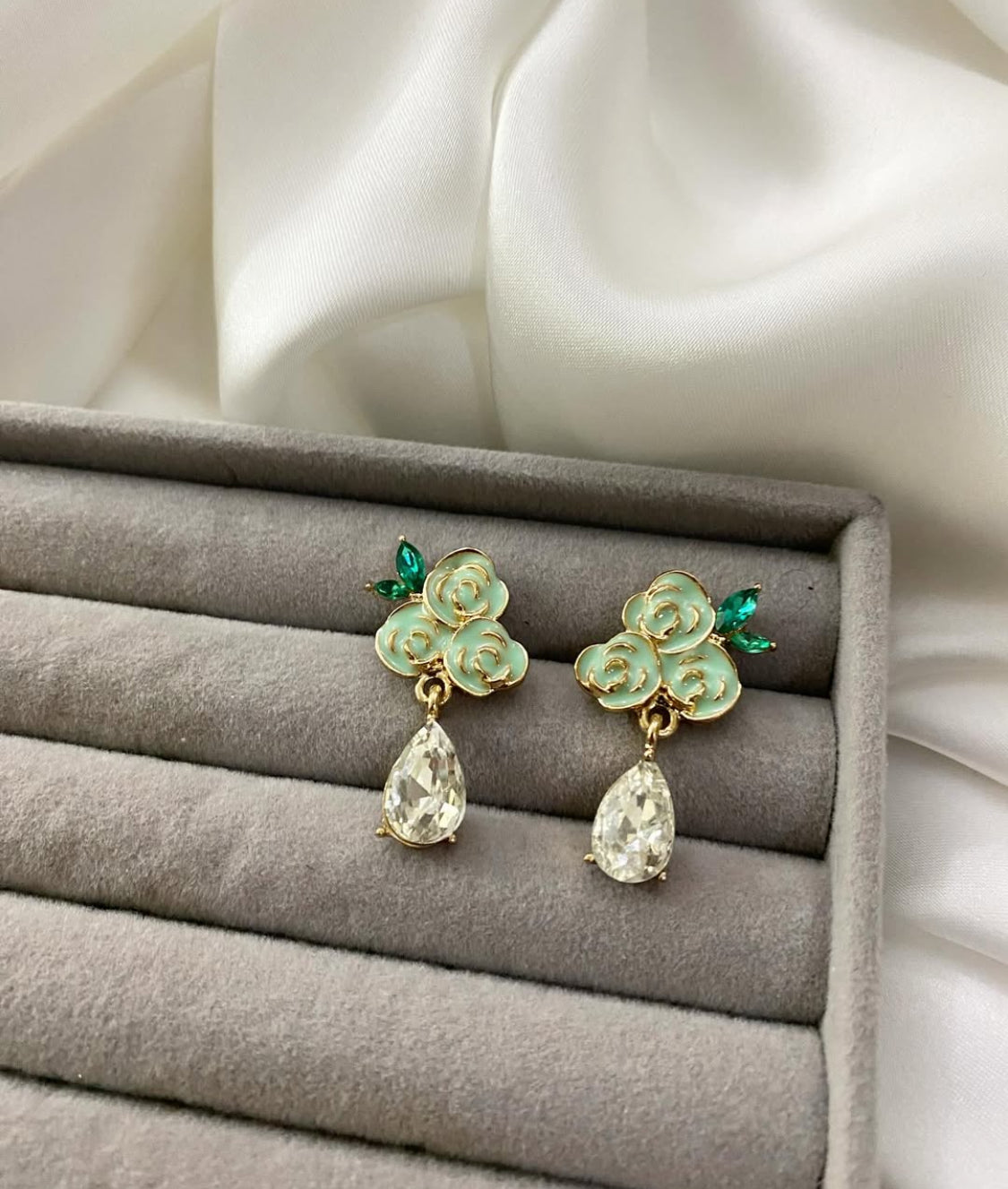 Minimal floral studs