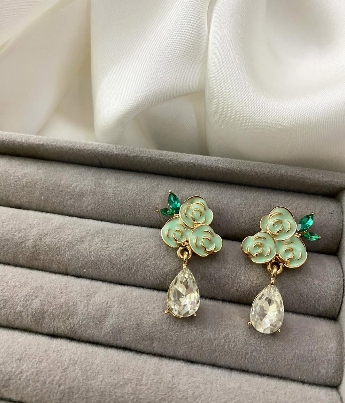 Minimal floral studs