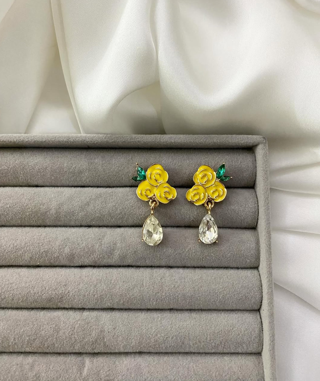 Minimal floral studs