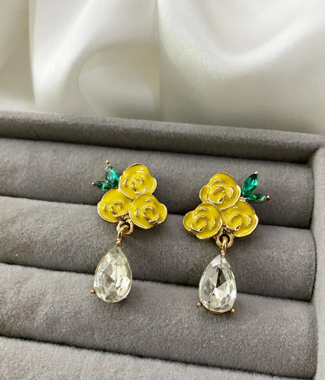 Minimal floral studs