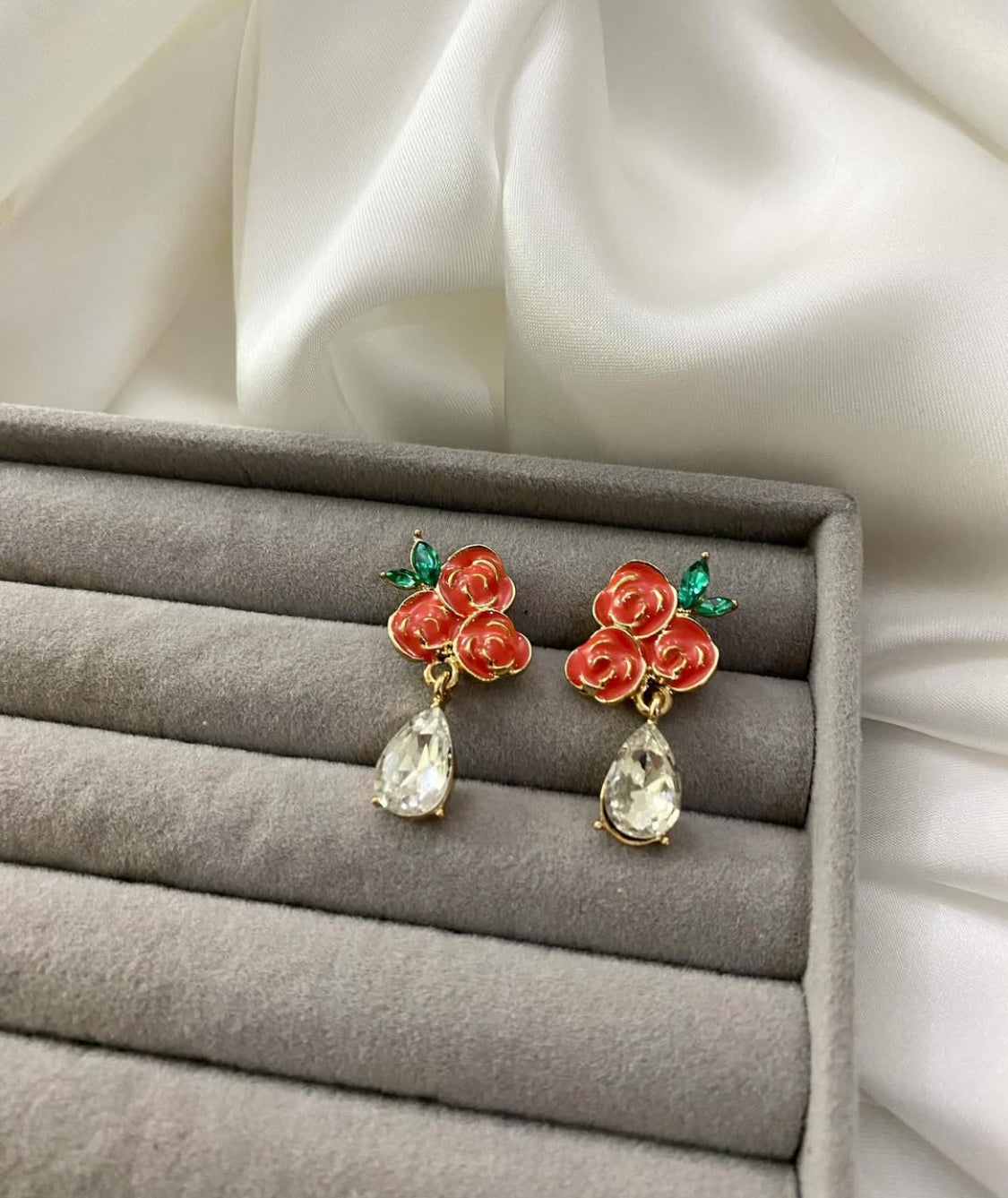Minimal floral studs
