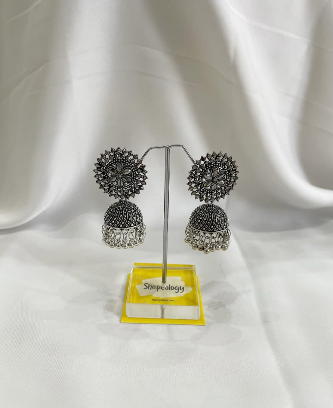 Aarez Indian Jhumka