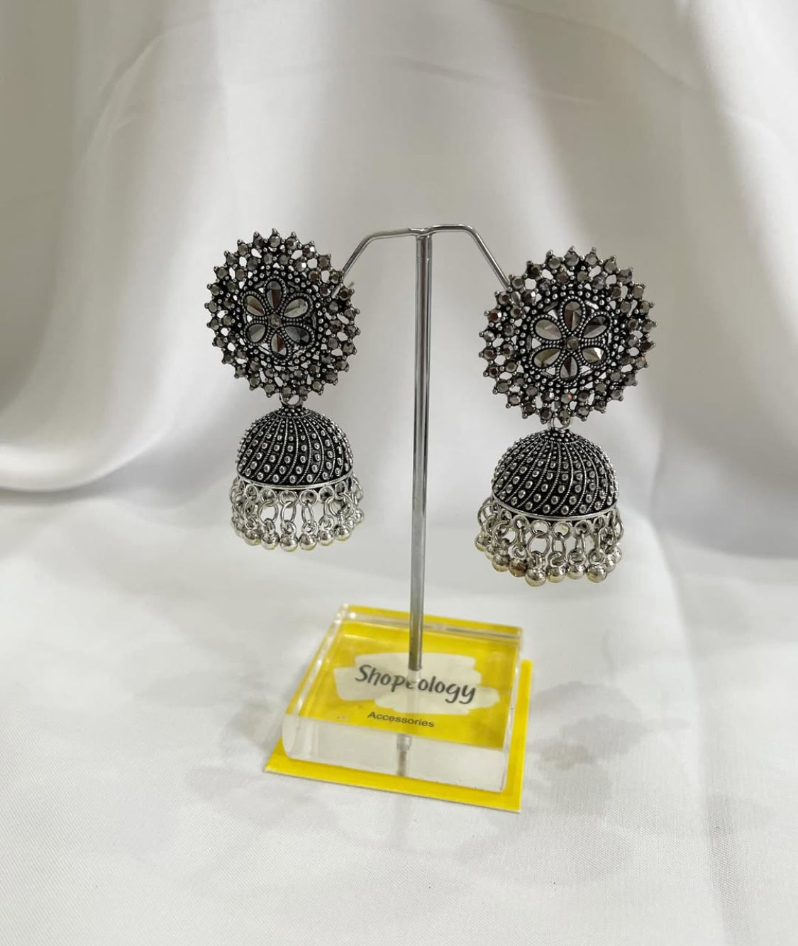 Aarez Indian Jhumka