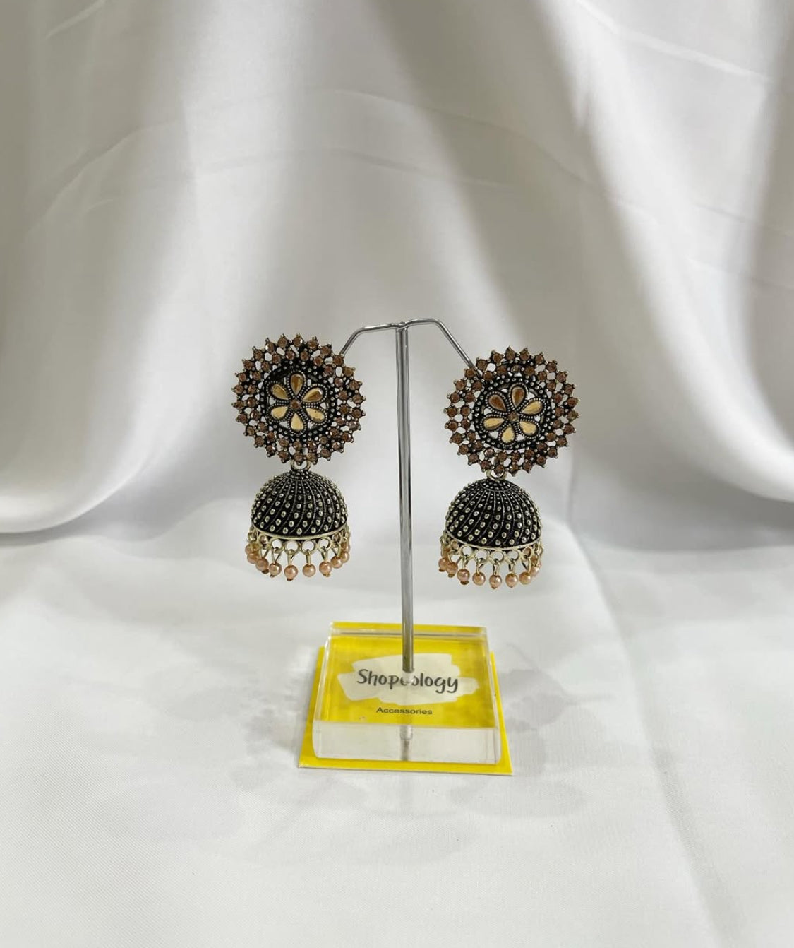 Aarez Indian Jhumka