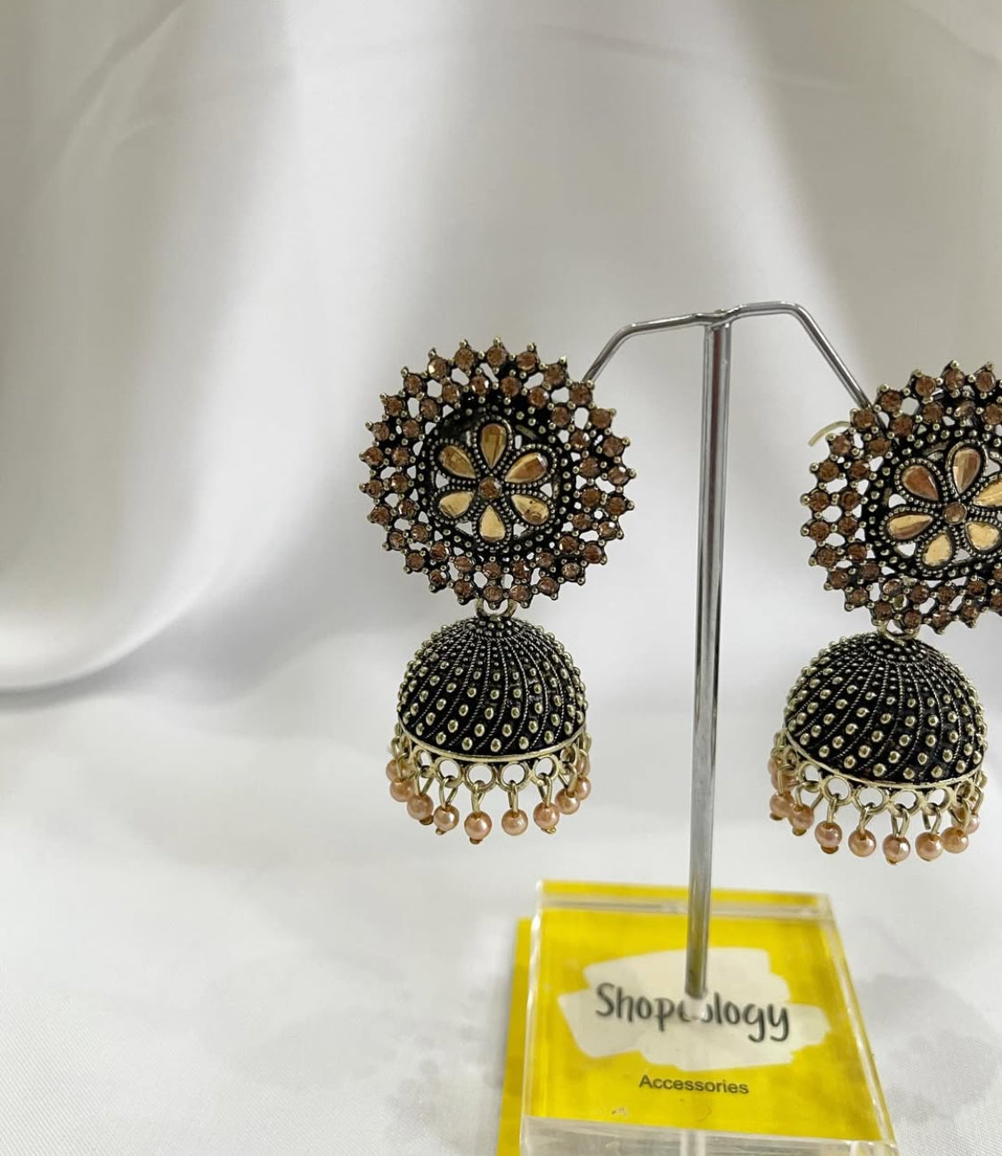 Aarez Indian Jhumka