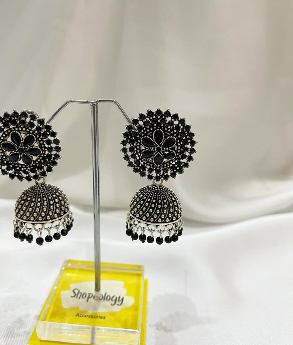Aarez Indian Jhumka