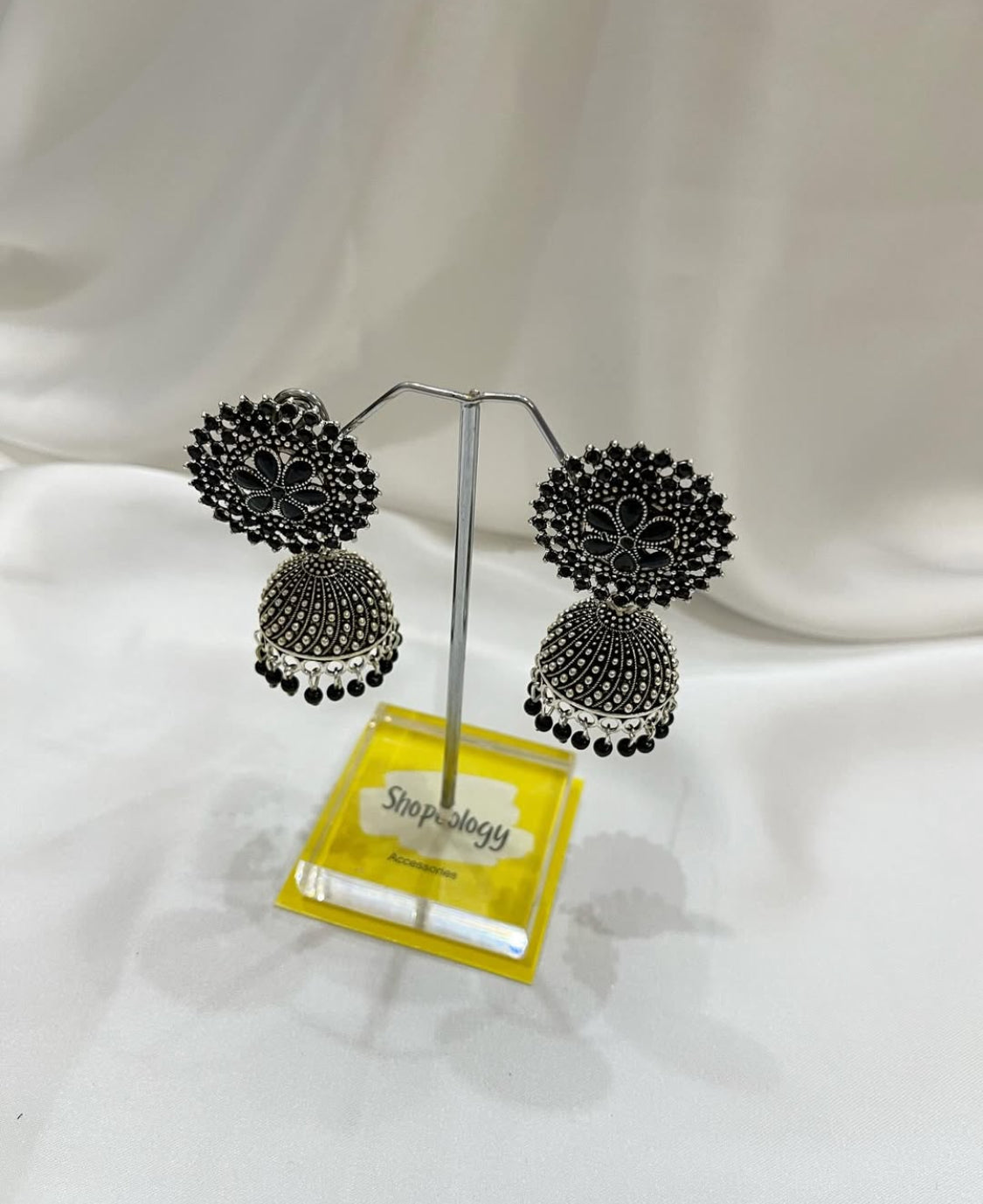 Aarez Indian Jhumka