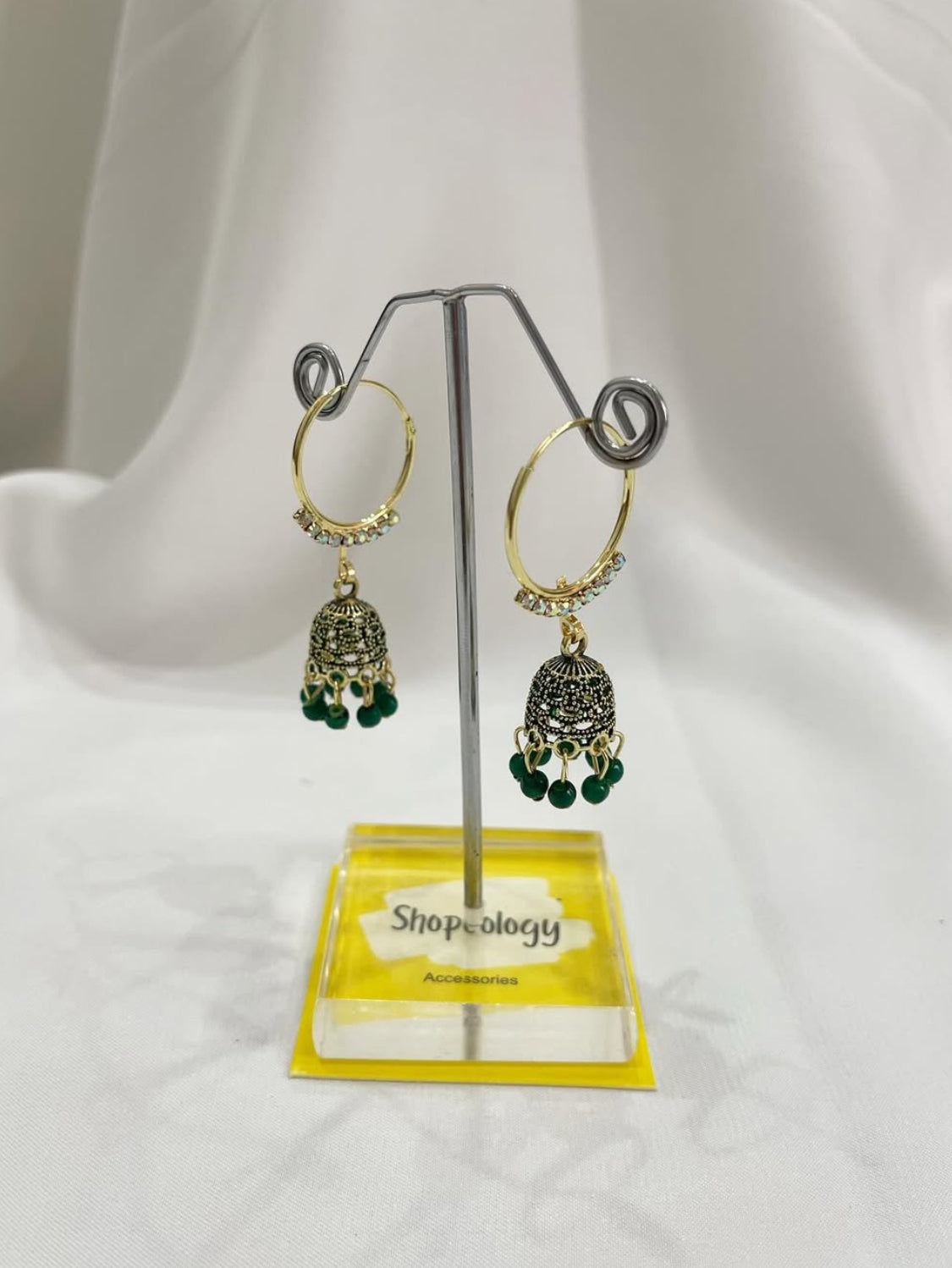 Minimal Jhumki