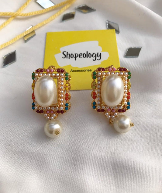 Meeraki Studs