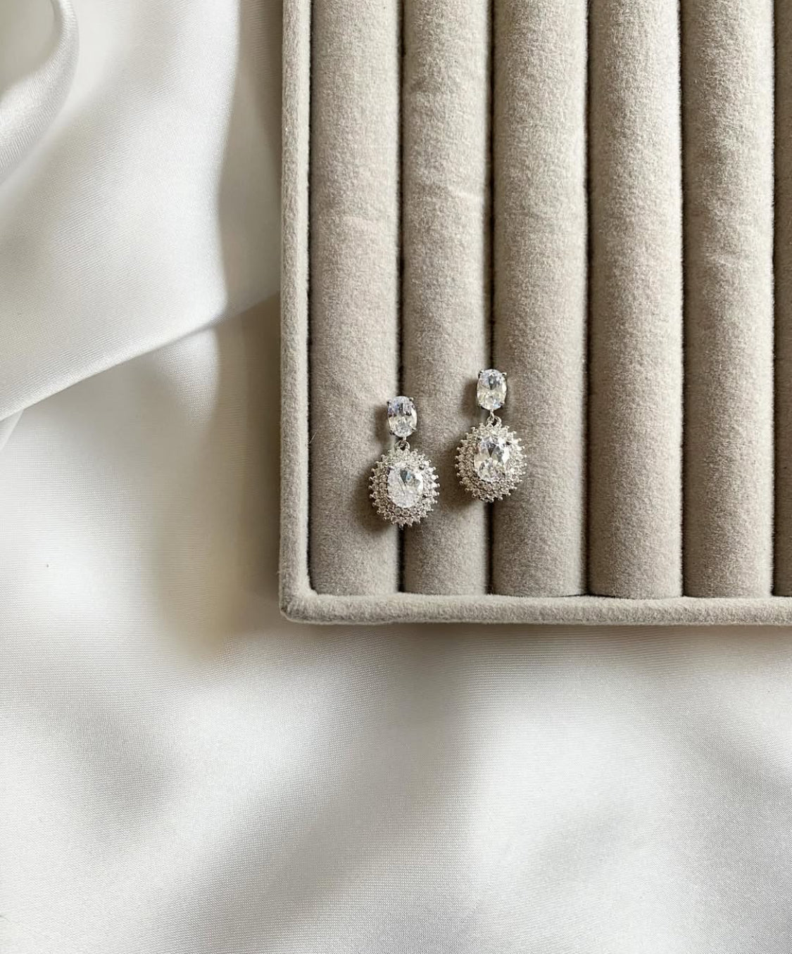 Alyna minimal earring