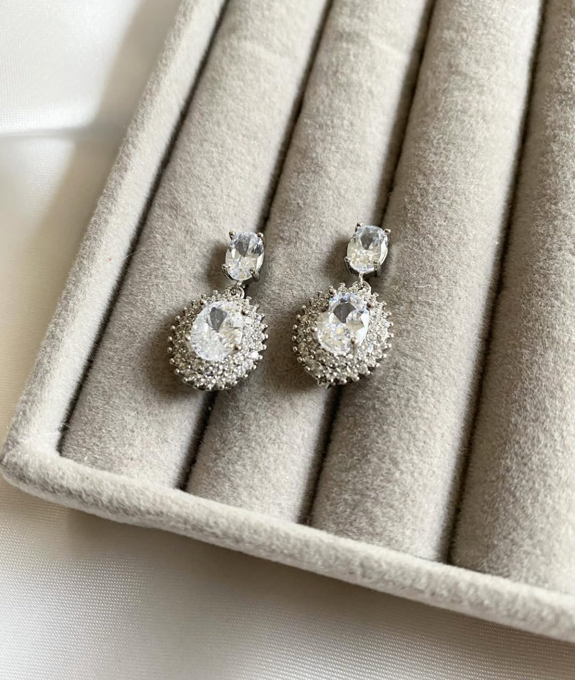 Alyna minimal earring