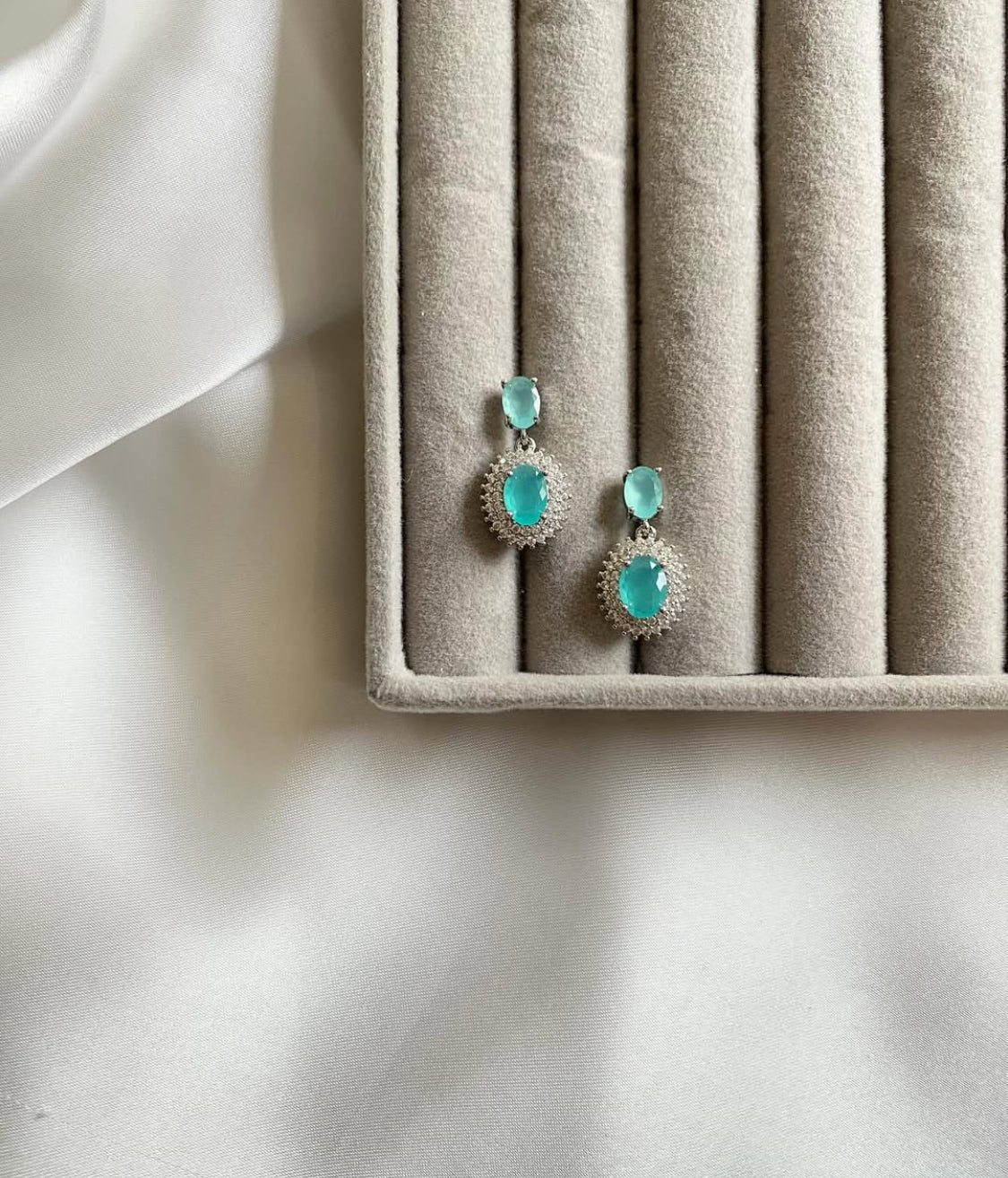 Alyna minimal earring