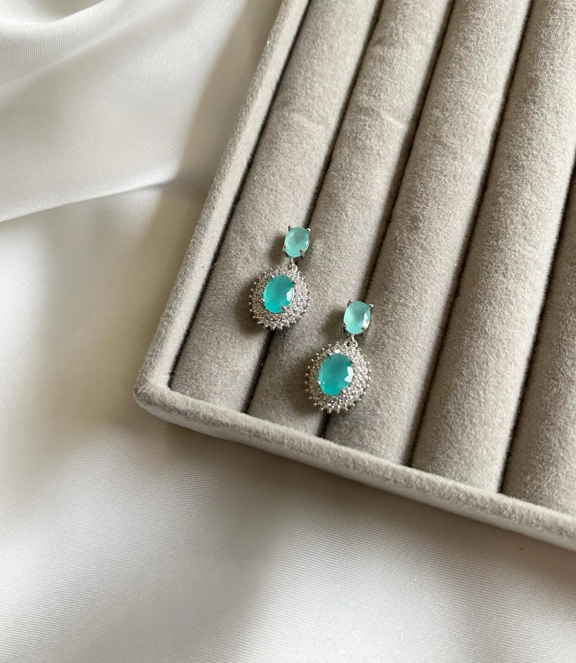 Alyna minimal earring