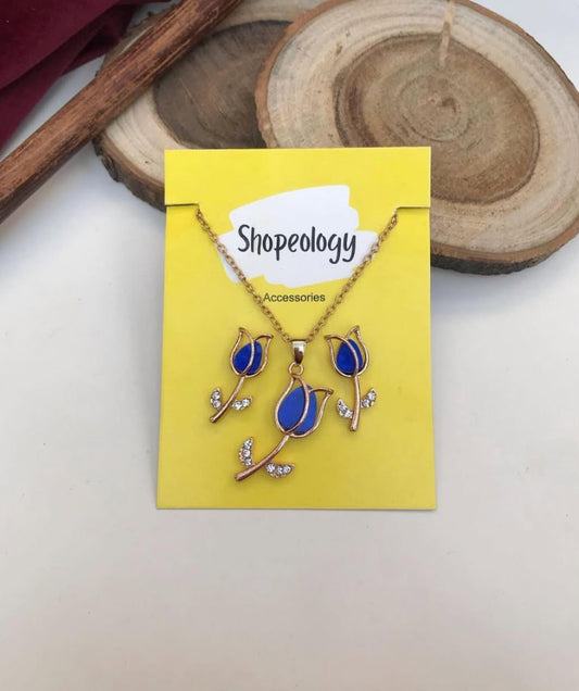 Minimal necklace earring set