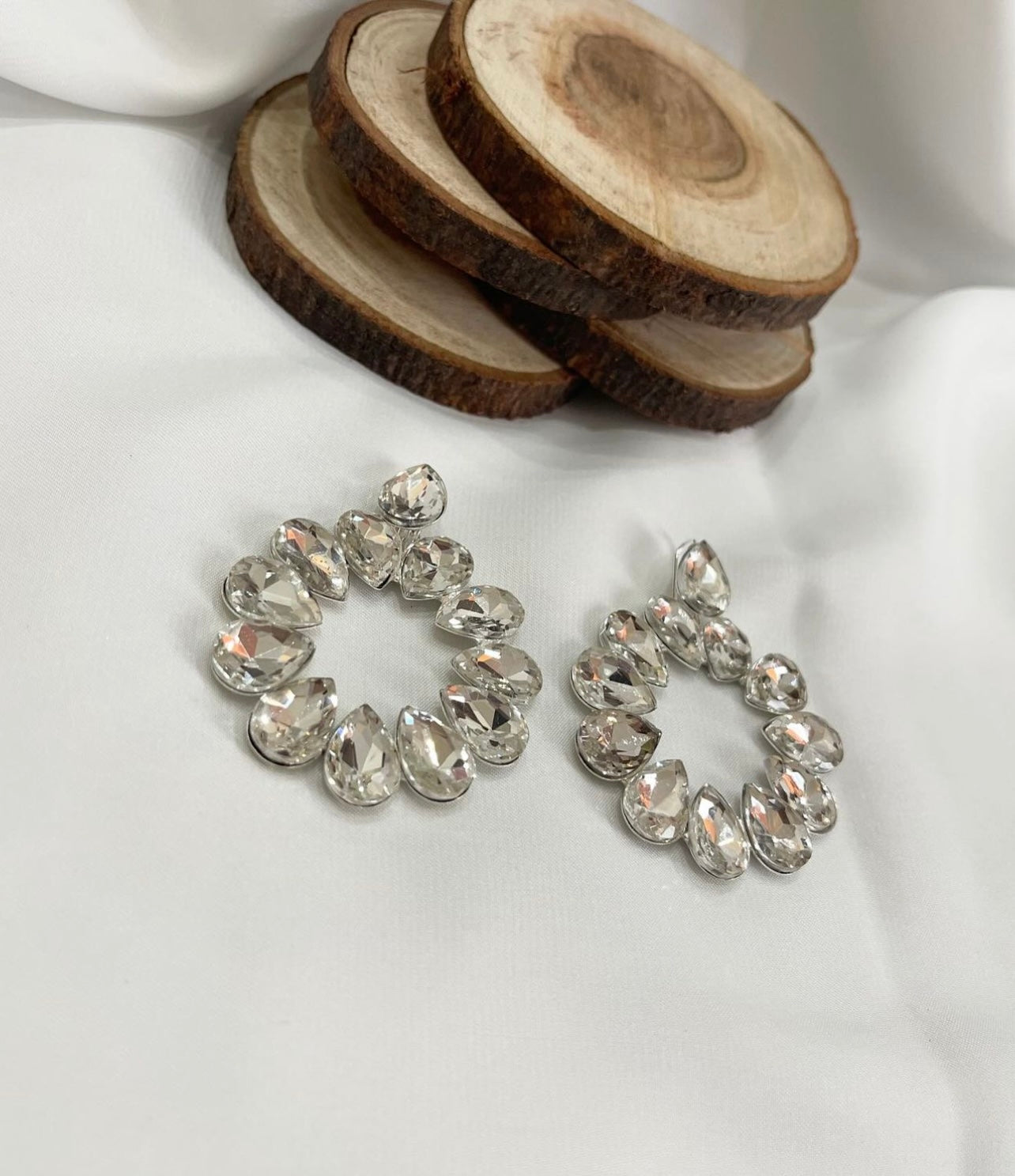 Exquisite Crystal Earrings - Shopeology